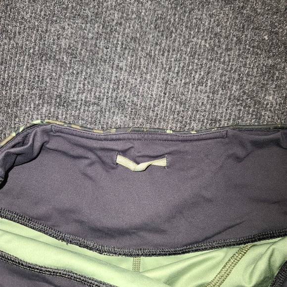 Lululemon‎ Stop at Nothing Crop leggings Size 8 Fleur Olive Fatigue Green Black - Picture 7 of 10